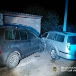 П’яний кермувальник із 2,61 проміле зіткнувся з припаркованою машиною
