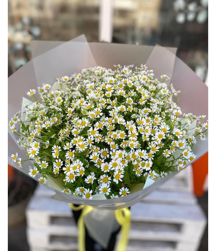 Великий букет із ромашкою